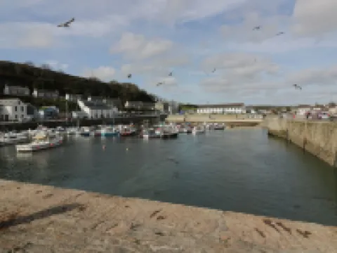Kernow Cottage Hotels in Porthleven