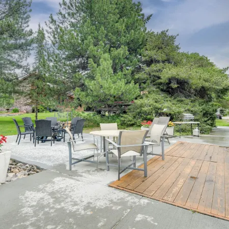 11 Mi to Bear World: Riverfront Getaway in Rigby