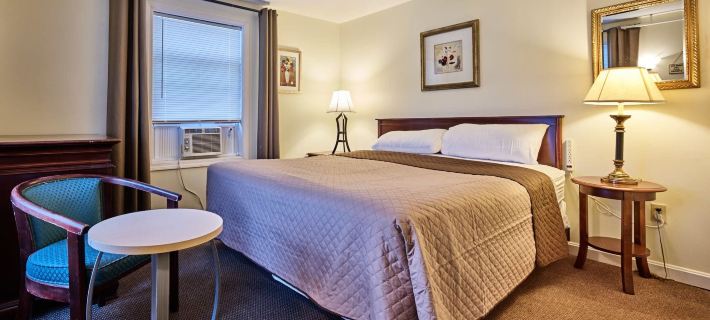 Atlantic Sands Hotels in Hampton Beach