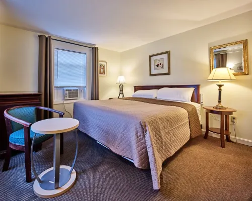 Atlantic Sands Hotels in Hampton Beach