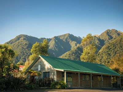 Rainforest Motel
