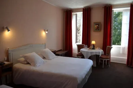 Hotel de Bourgogne Отели в г. Клюни