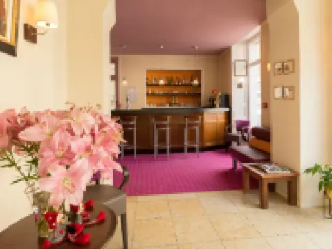 Logis Hôtel le Vert Galant Hotels in La Fleche