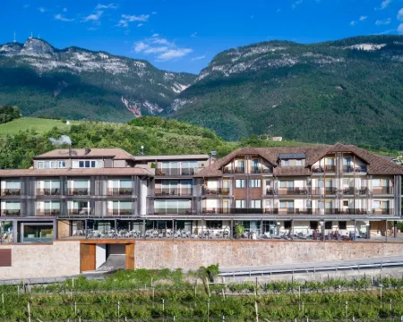 克里斯託夫酒店 阿皮亞諾蘇拉斯特拉達德爾維諾酒店