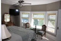 Green Oaks B&B