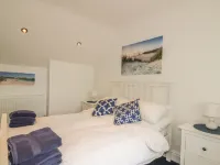 Summer Breezes Hotels in Saint Agnes