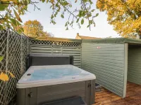 High Hall - Hot Tub