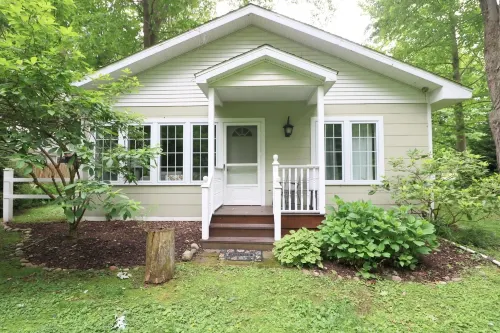 4358 W, Lake Road Home Hotels in Chautauqua