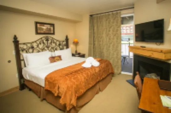 Silverado Lodge Rustic Condo with Private Balcony Hotels in 