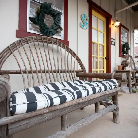 Serendipity 1 Bedroom Cottage by Redawning