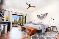 Stone Cove Waterfront Adults Only B&B