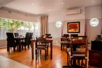 Balmoral Lodge - breakfast