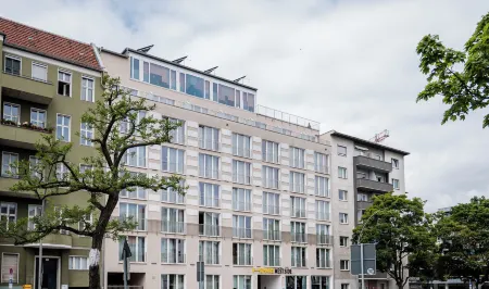 Homaris West Side Berlin
