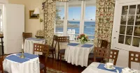 Dockside Guest Quarters - breakfast