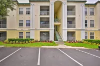 Resort-Style Condo w/ Pool: 6 Mi to Magic Kingdom - Spa