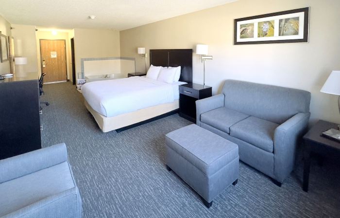 Country Trails Inn &Suites