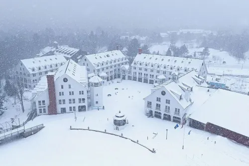 Sleeps 16+Hottub+Sauna+Pet Friendly+7 Min to Skiing