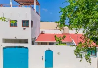 Your own Private Oasis with Heated Saltwater Pool! 5 minute walk to beach/town Hotels near Koko Boutique