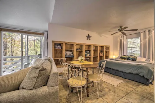 Sky Loft Bryson Studio 1 Mi from Fontana Lake! - Pet friendly