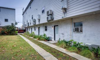Walkable Downtown Apt w/ Game Room!