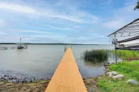 Lakefront Home W/Private Dock-15 Mi to Walker - parking