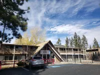 Studio 9 Big Bear - parkir