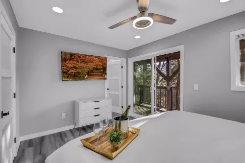 Tree-lined Lake Arrowhead Cabin ~ 1 Mi to Village! - balcony