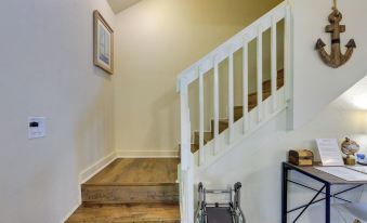 Gainesville Townhome w/ Patio ~ 3 Mi to UF!