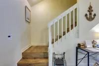 Gainesville Townhome w/ Patio ~ 3 Mi to UF! Hotels in Haile Plantation