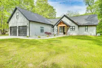 Waterfront Flippin Retreat w/ White River Access! - 3-Star
