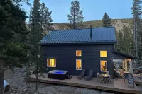 1 Mi to St Marys Glacier Trail: Modern Mtn Cabin! - 3-Star