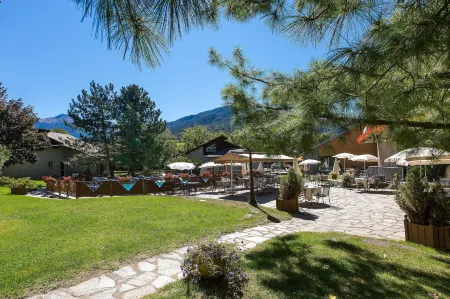 Hôtel & Spa les Bartavelles Отели в г. Понти