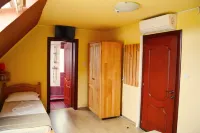 Venesis House - Homestays