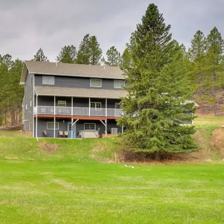 Mickelson Trail Access! Black Hills Group Lodge