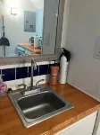 Charming studio in terrific Pacific Beach with WiFi. Under 5 min walk to beach