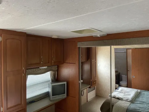 Waterfront Remote (boat access) RV on Dogtooth Lake, ON Hotels in Kenora