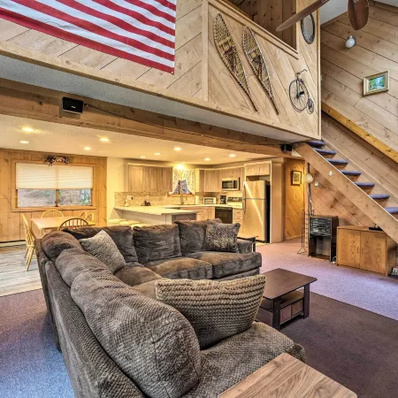 Cozy Mountain Retreat w/ Deck ~ 3 Mi to Mount Snow
