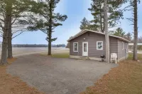 Pet-Friendly Cabin Retreat Wisconsin River Access - 2-Star