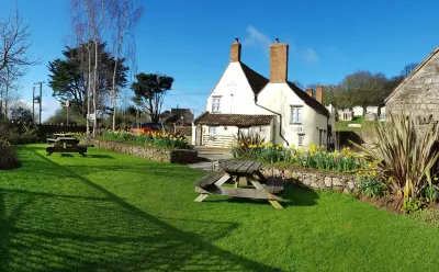 Old Manor House فنادق في Brent Knoll