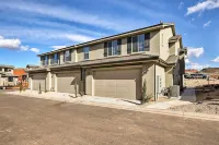 Utah Home w/ Pool Access: Near St George & Zion! - Хоумстей