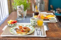 Playa Grande Lodge & Tree House