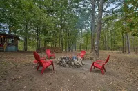 Wright City Cabin w/ Fire Pit + Forest Views!