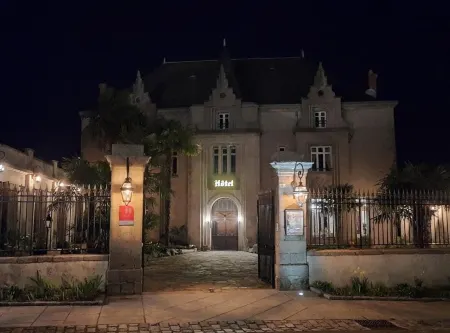 Hôtel de La Barbacane Отели в г. Клиссон