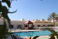 Falaj Daris Hotel - Pools