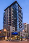 Hotel Blu Hotel dekat Stadion BC Place