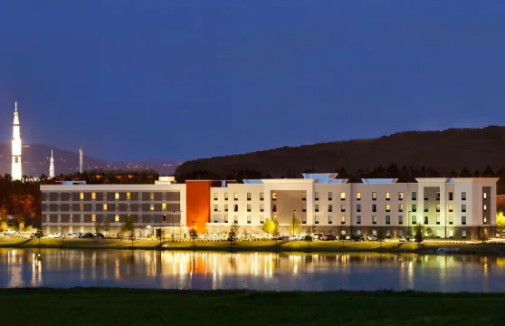 亨茨維爾/研究園區希爾頓歡朋套房酒店