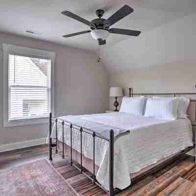 Wooded Escape w/ Beautiful Backyard + Mtn Views! Rooms