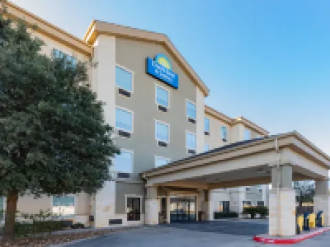 เดย์สอินน์แอนด์สวีทส์ บายวินด์แฮม แซนแอนโทนิโอ ใกล้ฟรอสต์ แบงก์ เซ็นเตอร์ โรงแรมในซานอันโตนิโอ