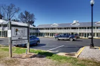 Key West Inn - Tuscumbia - Parkplatz