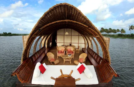 Marvel Cruise Отели рядом с достопримечательностью «Кидангампарамбу Сри Буванесвари Темпл»